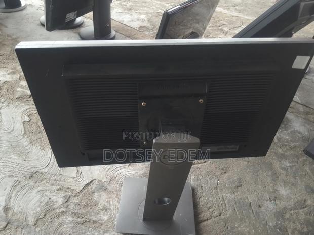 Samsung 24 Inches Monitor · Photo 2