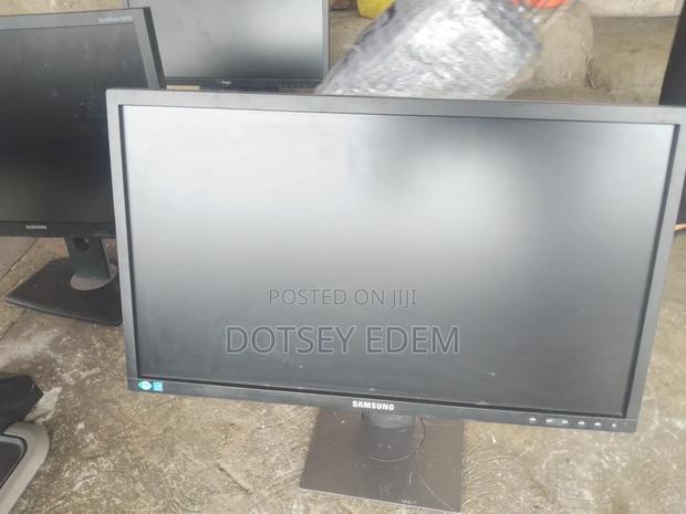 Samsung 24 Inches Monitor · Photo 1
