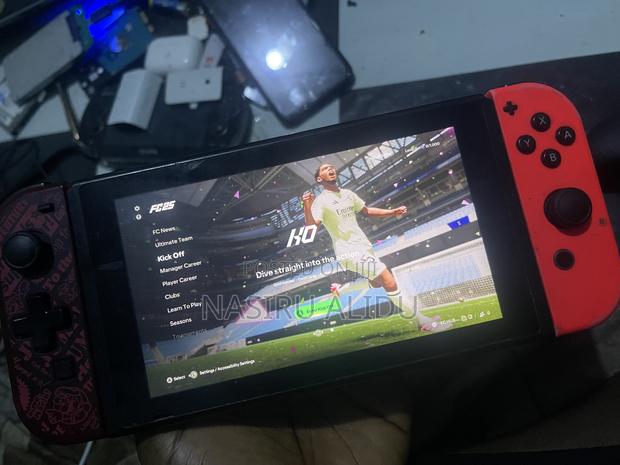Nintendo Switch With Games Fc25 ,Frome Home · Photo 5