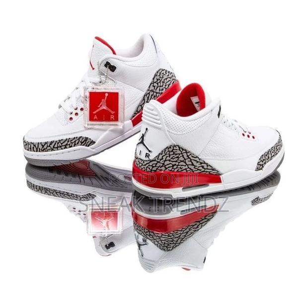 Air Jordan R3 Red White N Black · Photo 1