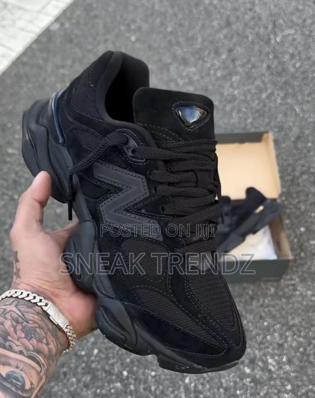 New Balance 9060 Black Suede · Photo 1