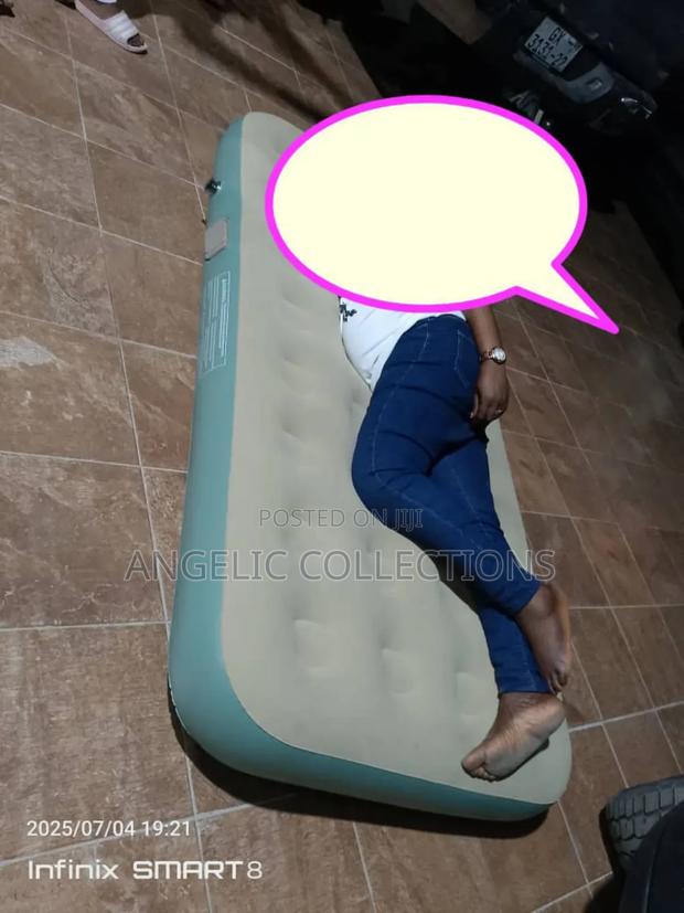 Inflatable Bed /Mattress With Rechargeable Pump · Photo 2