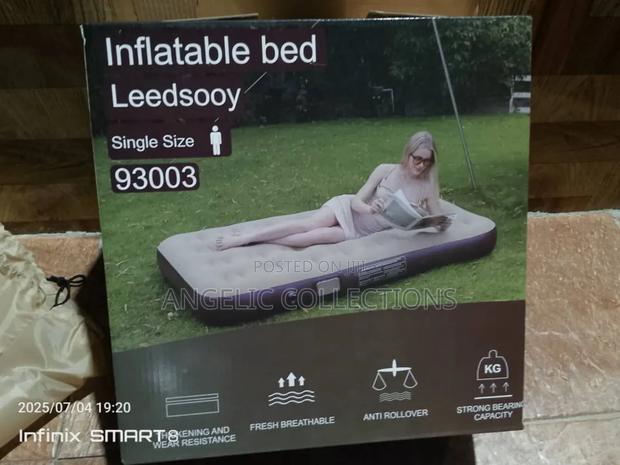Inflatable Bed /Mattress With Rechargeable Pump · Photo 1