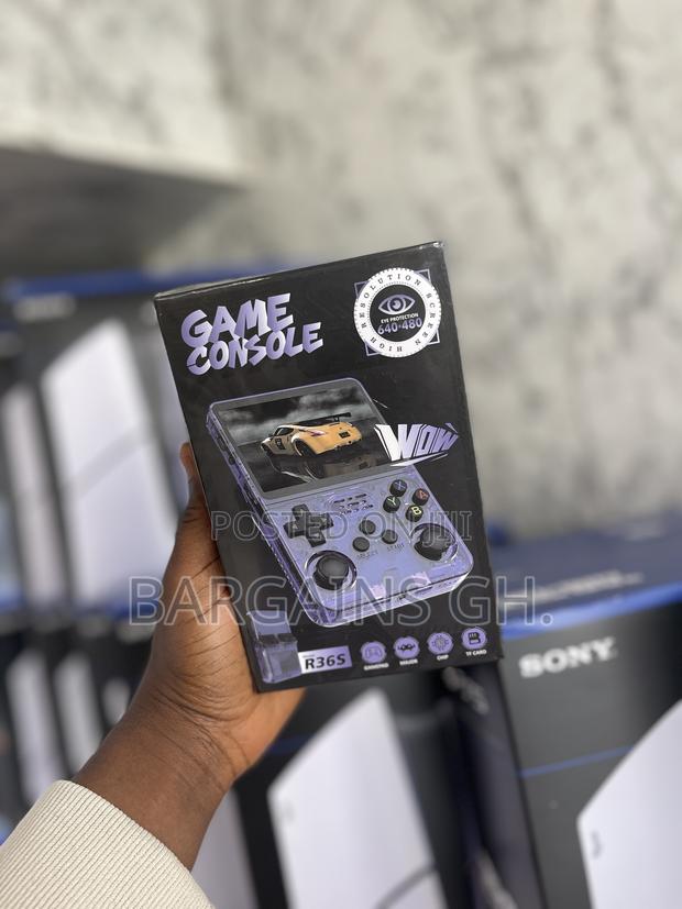 R36s Handheld Game Console · Photo 1