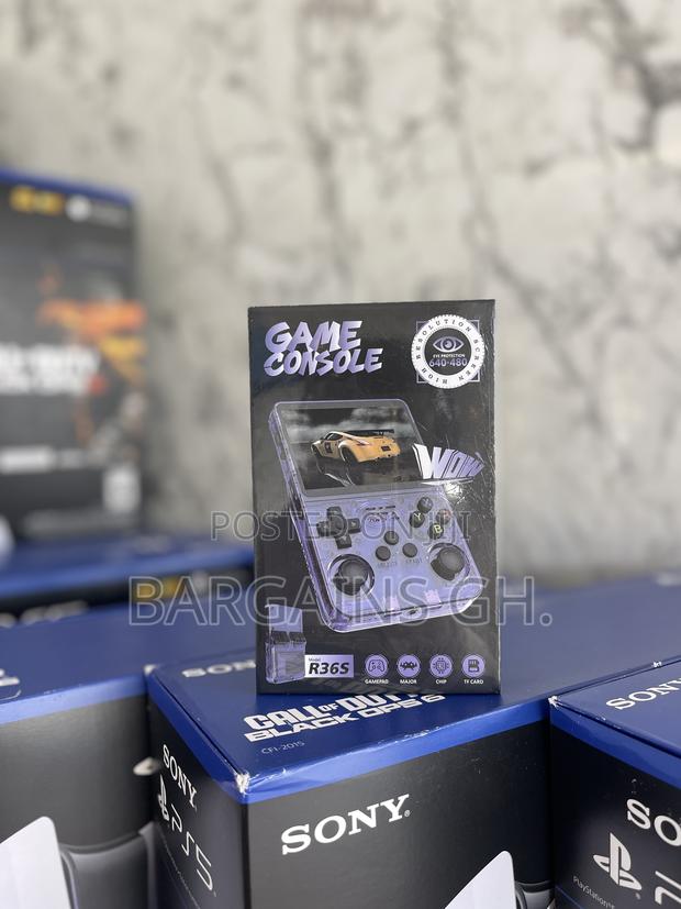 R36s Handheld Game Console · Photo 3