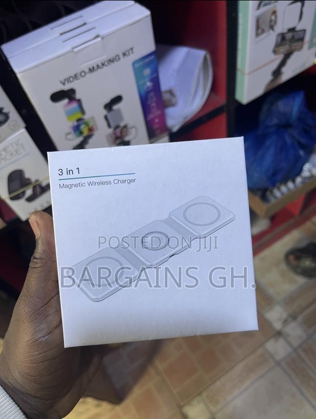 3 in 1 Magnetic Wireless Charger · Photo 2