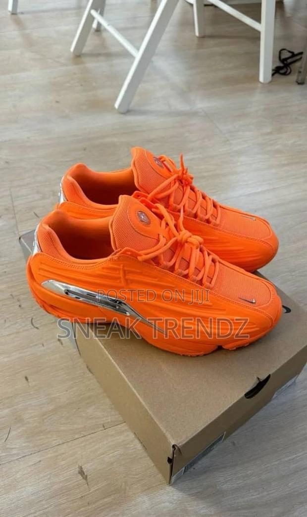 Air Nike 2 Nocta Orange Sliver · Photo 1