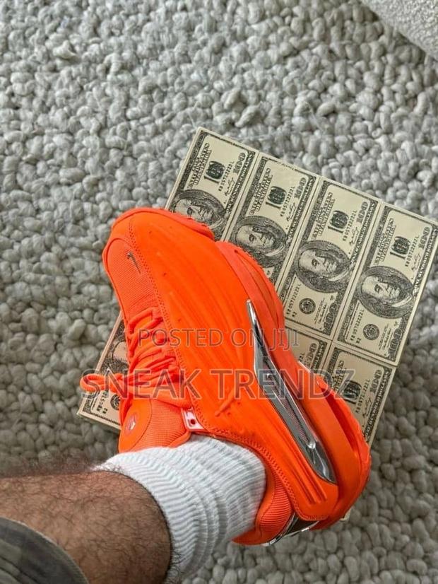 Air Nike 2 Nocta Orange Sliver · Photo 3