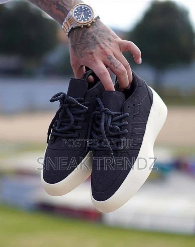 Adidas Fog Sneaker · Photo 1