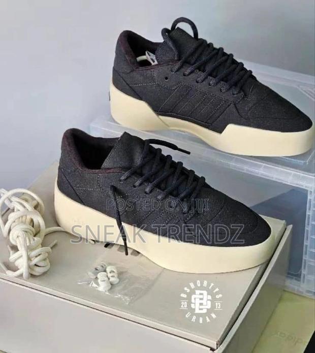 Adidas Fog Sneaker · Photo 2