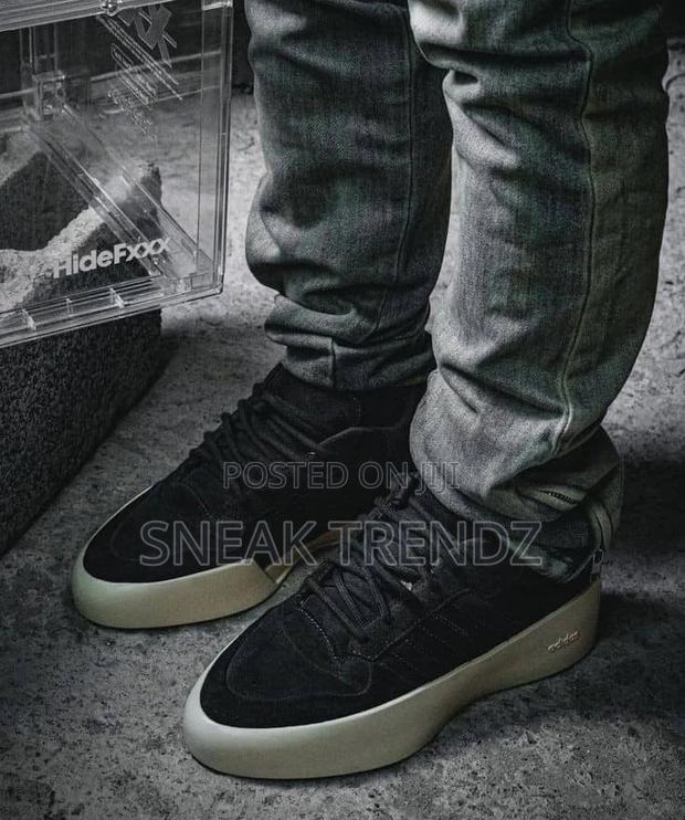 Adidas Fog Sneaker · Photo 3