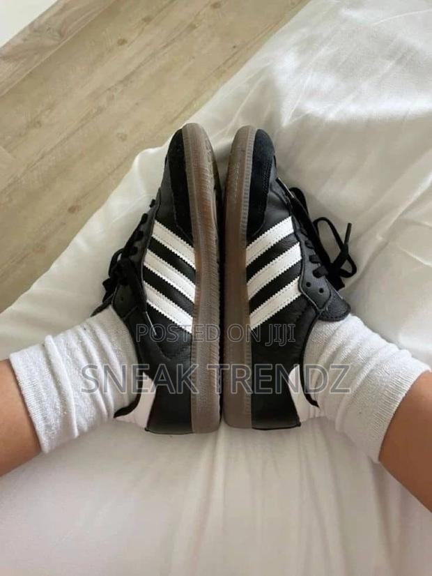 Adidas Samba Black Leather · Photo 2
