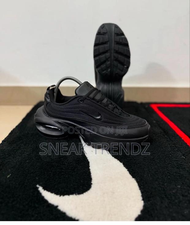 Air Nike Portal P Black · Photo 1