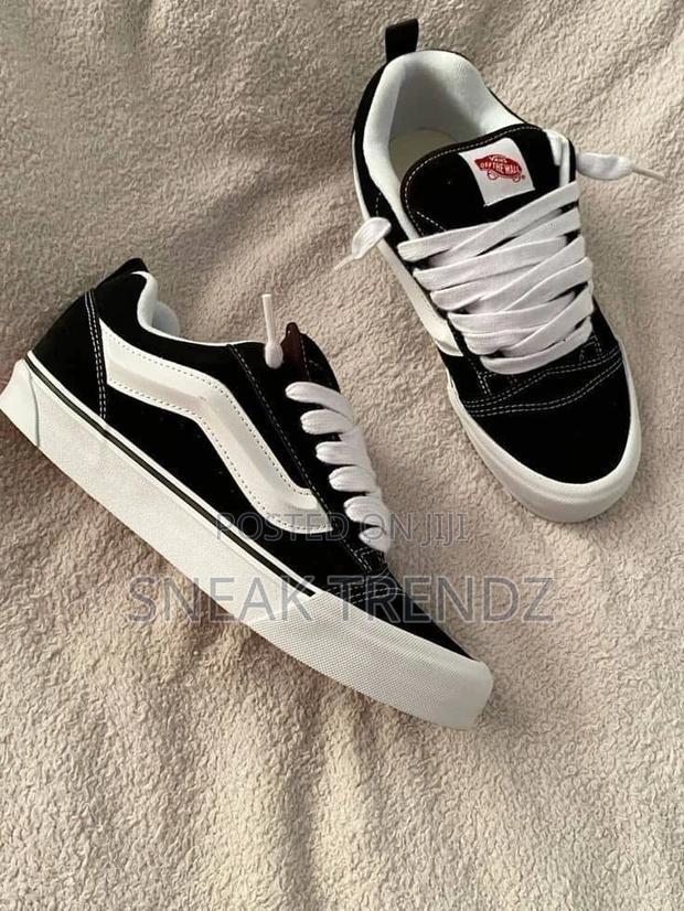New Skull Vans Black Suede N White · Photo 1