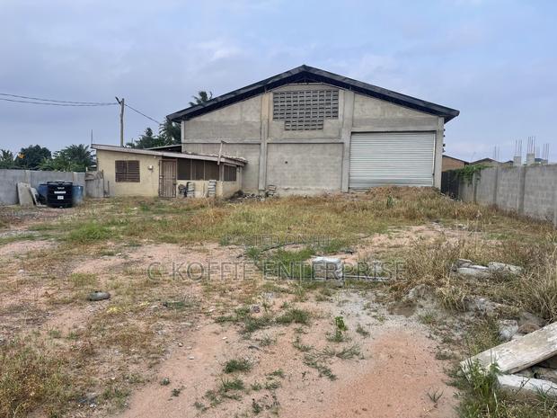 600 SQM Warehouse at Amasaman Kpobiman for Rent · Photo 1