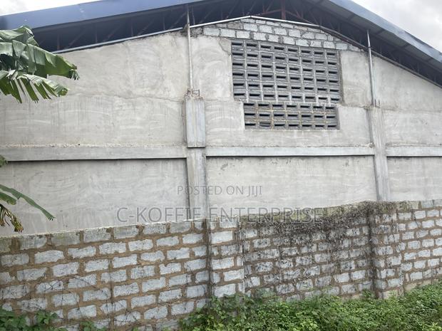 600 SQM Warehouse at Amasaman Kpobiman for Rent · Photo 3