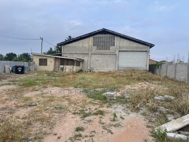 600 SQM Warehouse at Amasaman Kpobiman for Rent · Photo 4