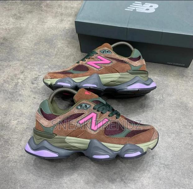 New Balance 9060 Wine Suede · Photo 2