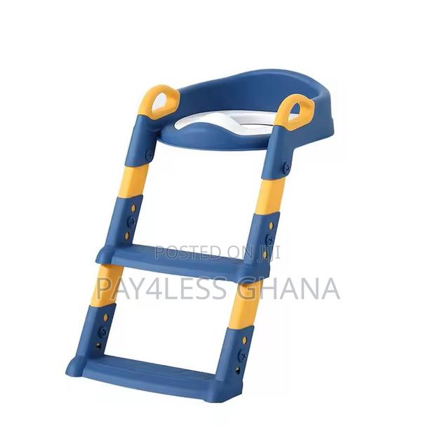 Adjustable Plastic Baby Toilet Training Seat Ladder · Photo 1