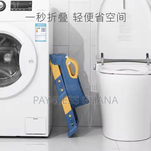 Adjustable Plastic Baby Toilet Training Seat Ladder · Photo 3