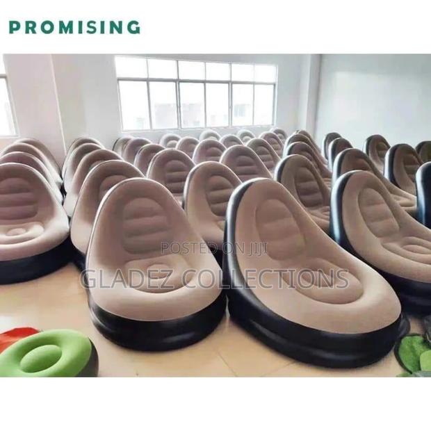 Inflatable and Portable Chair · Photo 3
