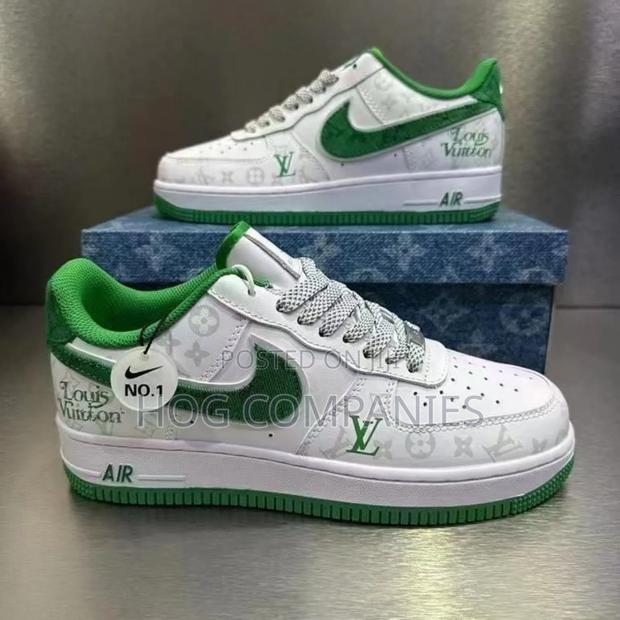 Louis Vuitton Nike Air Force 1 Low '07 · Photo 1