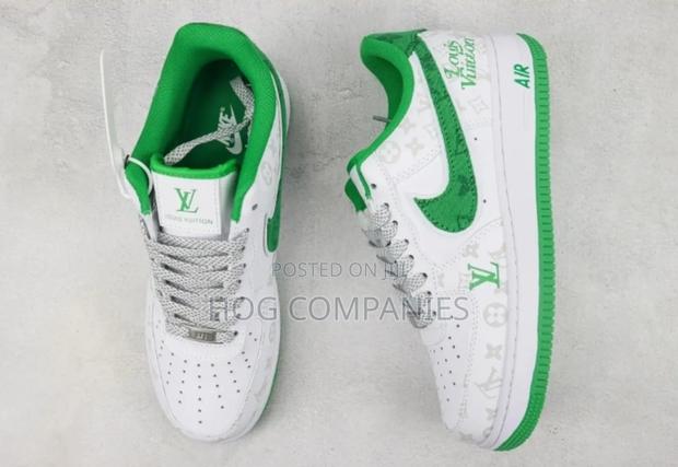 Louis Vuitton Nike Air Force 1 Low '07 · Photo 2
