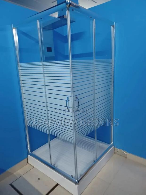Premium Frosted Shower Cubicle · Photo 1