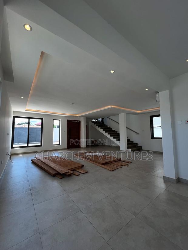 4bdrm House in Charclem Ventures, Ashomang Estate for sale · Photo 4