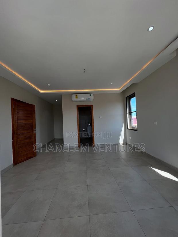 4bdrm House in Charclem Ventures, Ashomang Estate for sale · Photo 8