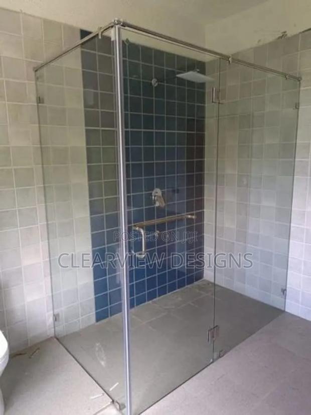 Durable Bathroom Glass Enclosure | Shower Cubicle · Photo 1