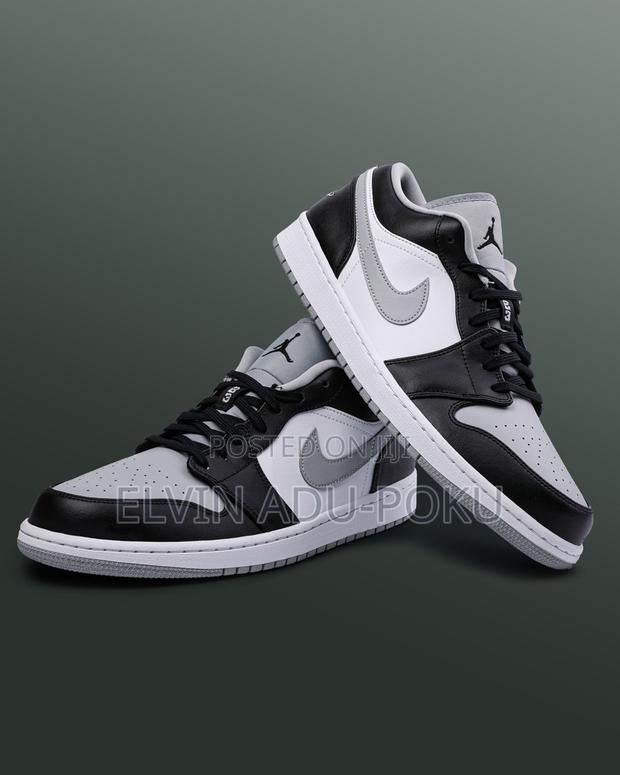 Jordan 1 Retro Low "Core Black/Particle Grey" · Photo 1