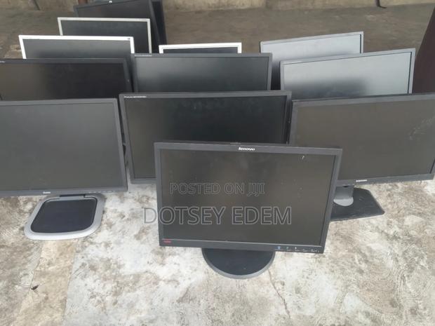 Lenovo 24 Inches Monitor · Photo 1