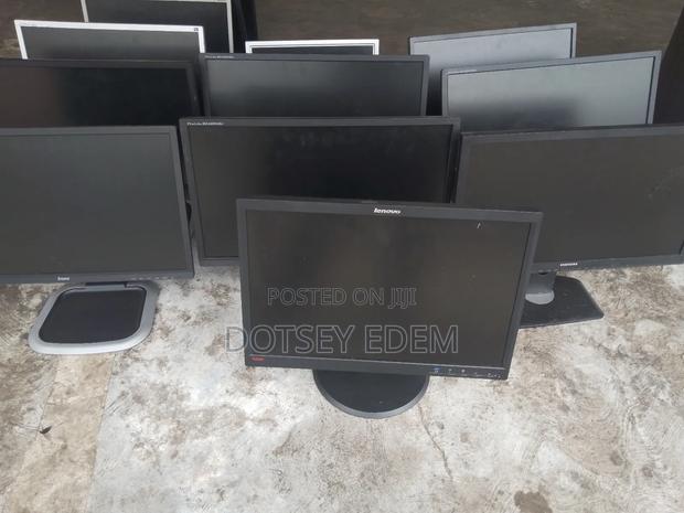 Lenovo 24 Inches Monitor · Photo 2