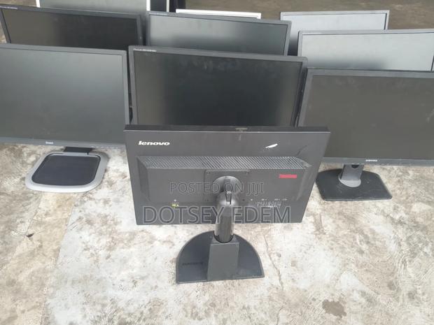 Lenovo 24 Inches Monitor · Photo 3