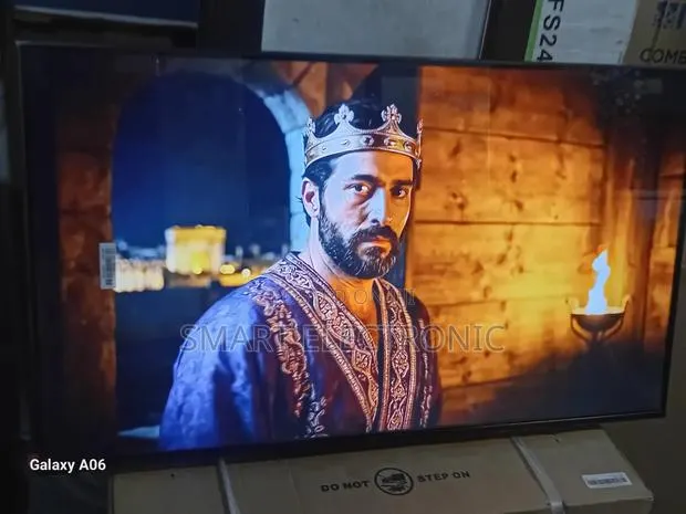 Samsung 43-Inch Digital Smart Entertainment Screen · Photo 1