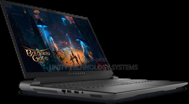 New Laptop Alienware Area-51m 16GB Intel Core I7 SSD 1T · Photo 3