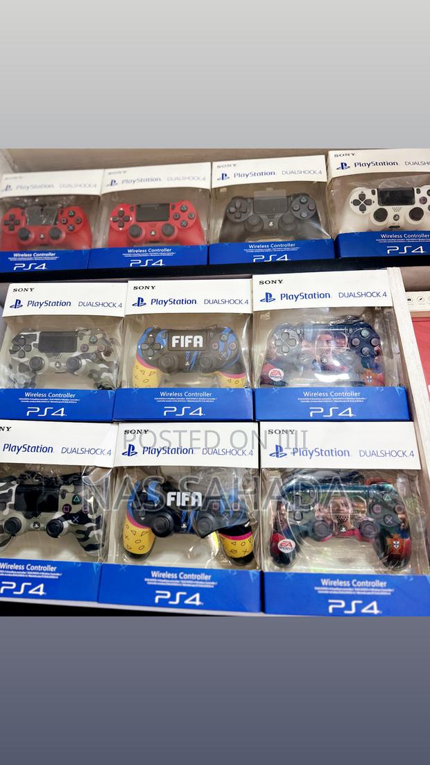 Brand New Ps4 Controller Game Pad · Photo 1