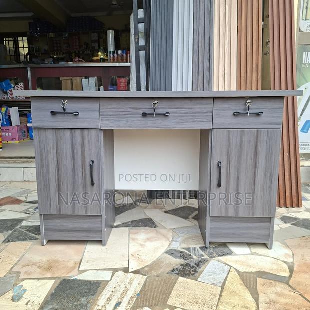 Durable Home Office Desk 117x55x75cm · Photo 2