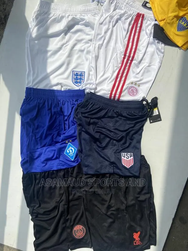 Original Training Pants at Cool Price · Photo 1