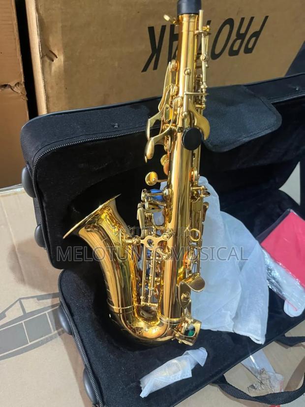 Yamaha Professional Curved Soprano Saxophone · Photo 2