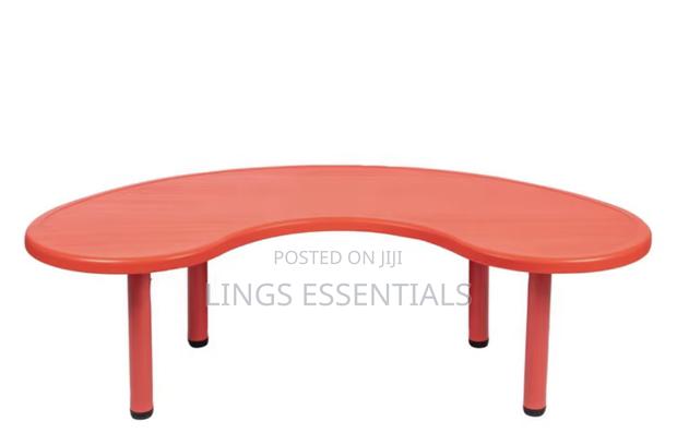 Moon Table · Photo 1