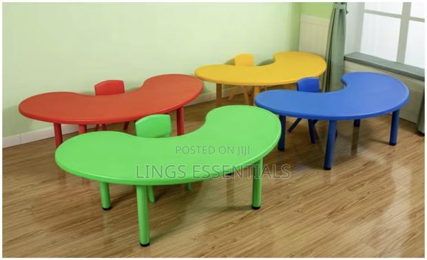 Moon Table · Photo 2