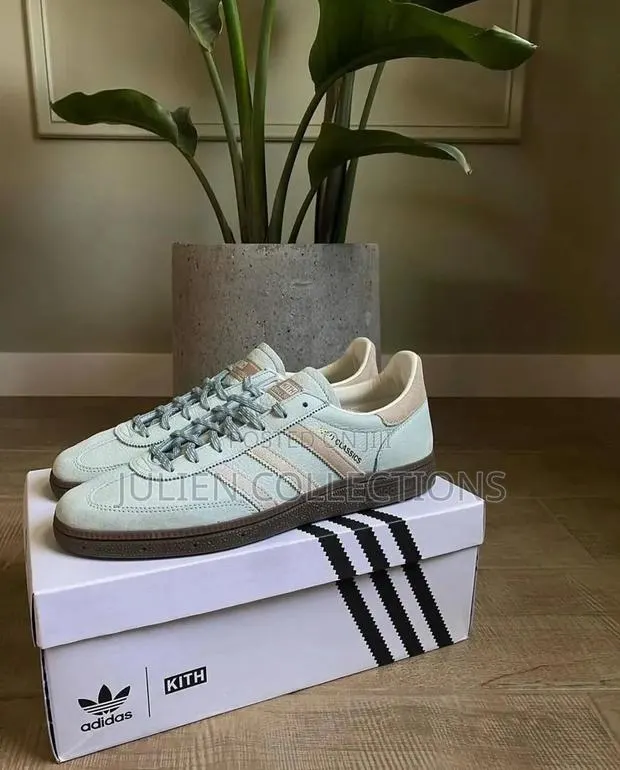 Adidas Kith Classic · Photo 1