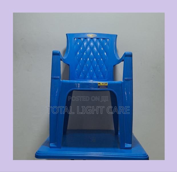 Plastic Chair Durable · Photo 2