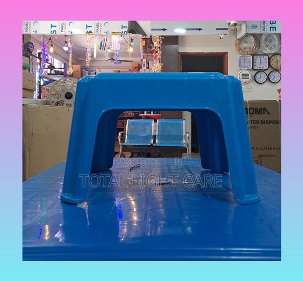 Plastic Stool Small Size · Photo 2