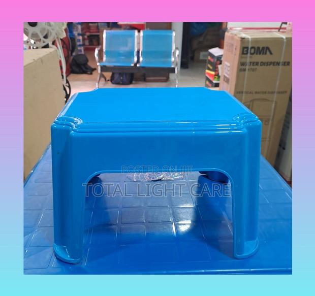 Plastic Stool Small Size · Photo 3