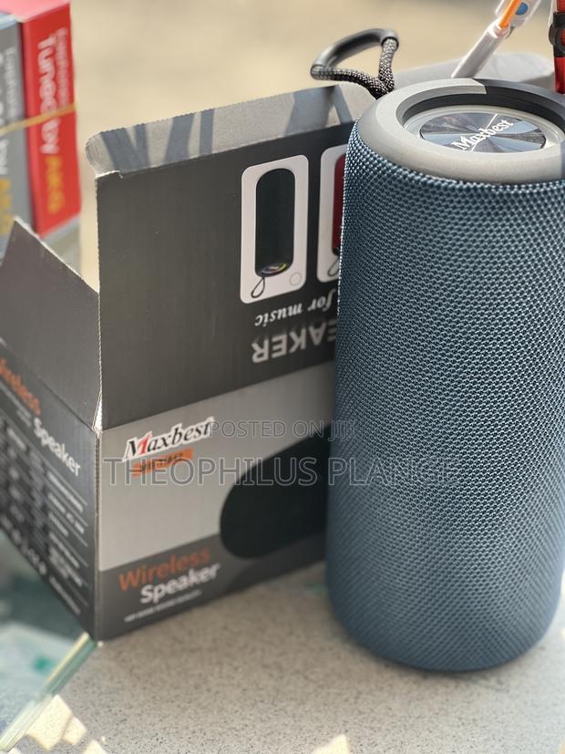 Portable Bluetooth Speaker Super Base · Photo 1