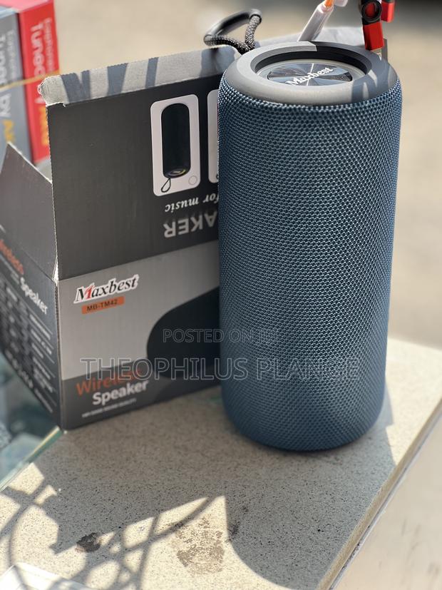 Portable Bluetooth Speaker Super Base · Photo 2