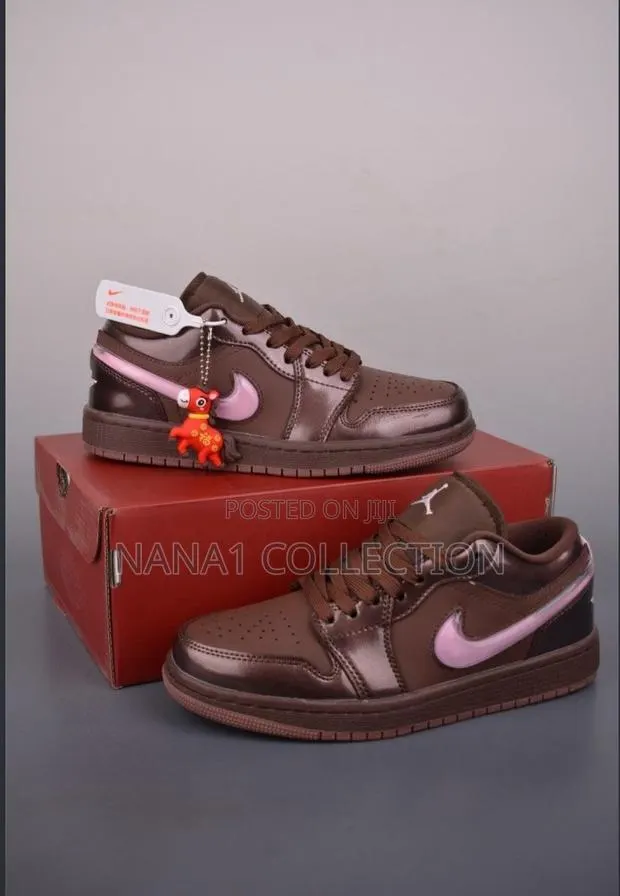 Air Jordan 1Low SE “Valentine’s Day Chocolate” Sneakers · Photo 1